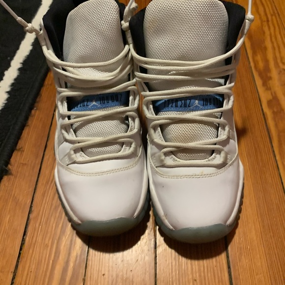 Jordan 11 size 3.5y - Picture 4 of 5